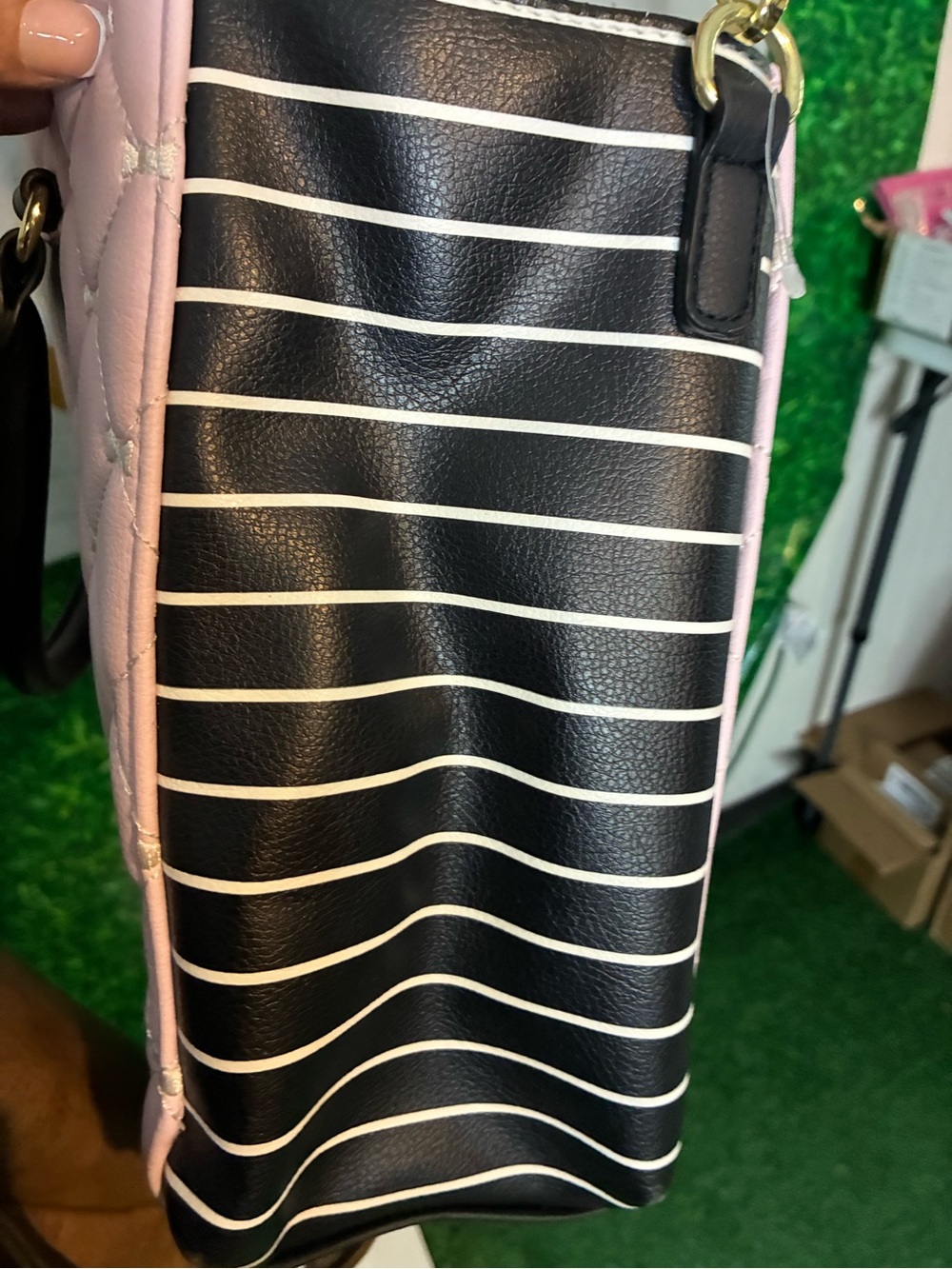 #180 Betsey Johnson Pink Quilted Bow Crossbody Bag Gold Chain - Picture 6 of 10